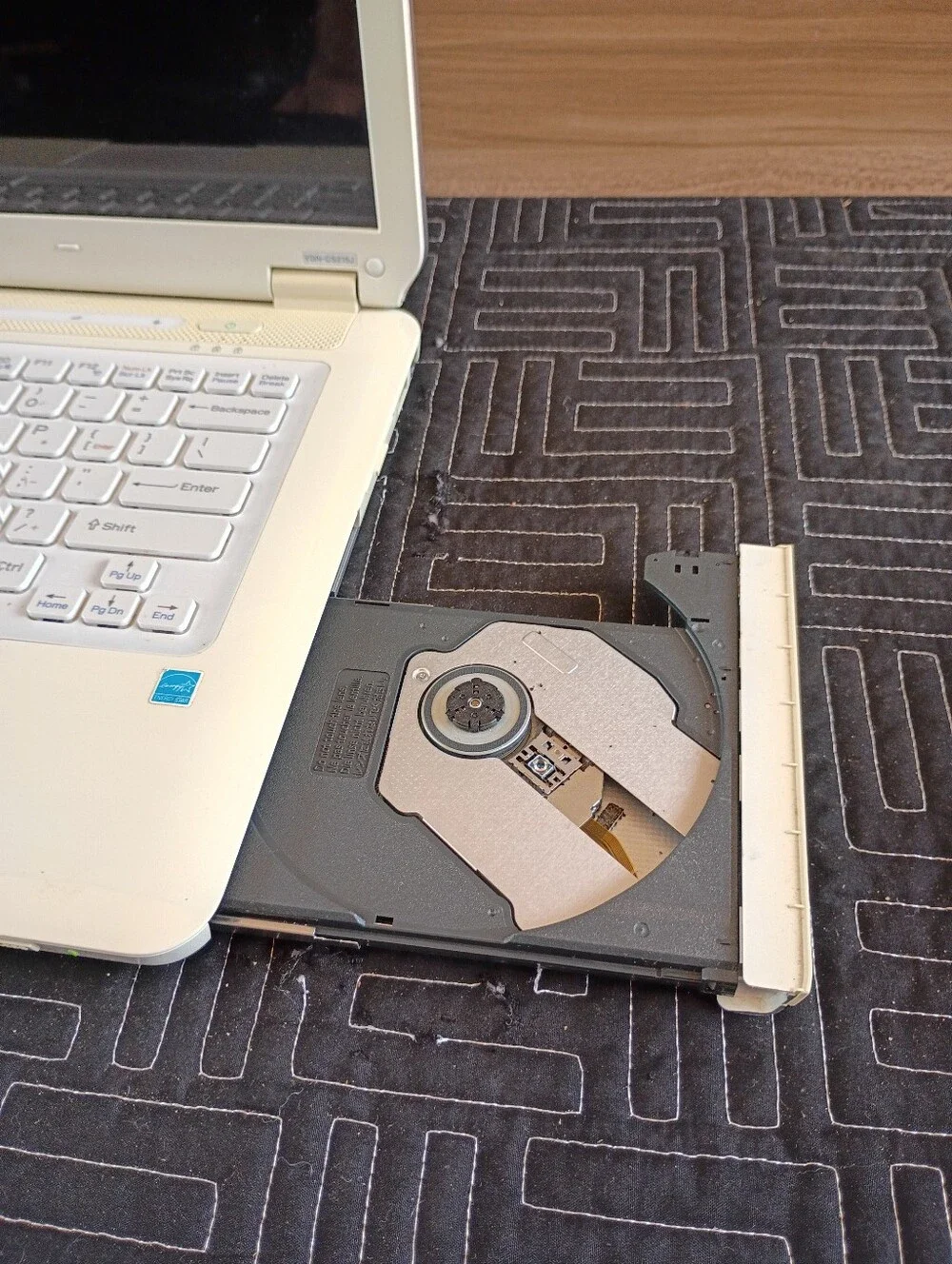 Sony VAIO PCG-3E2L Laptop with Charger Factory Reset Tested